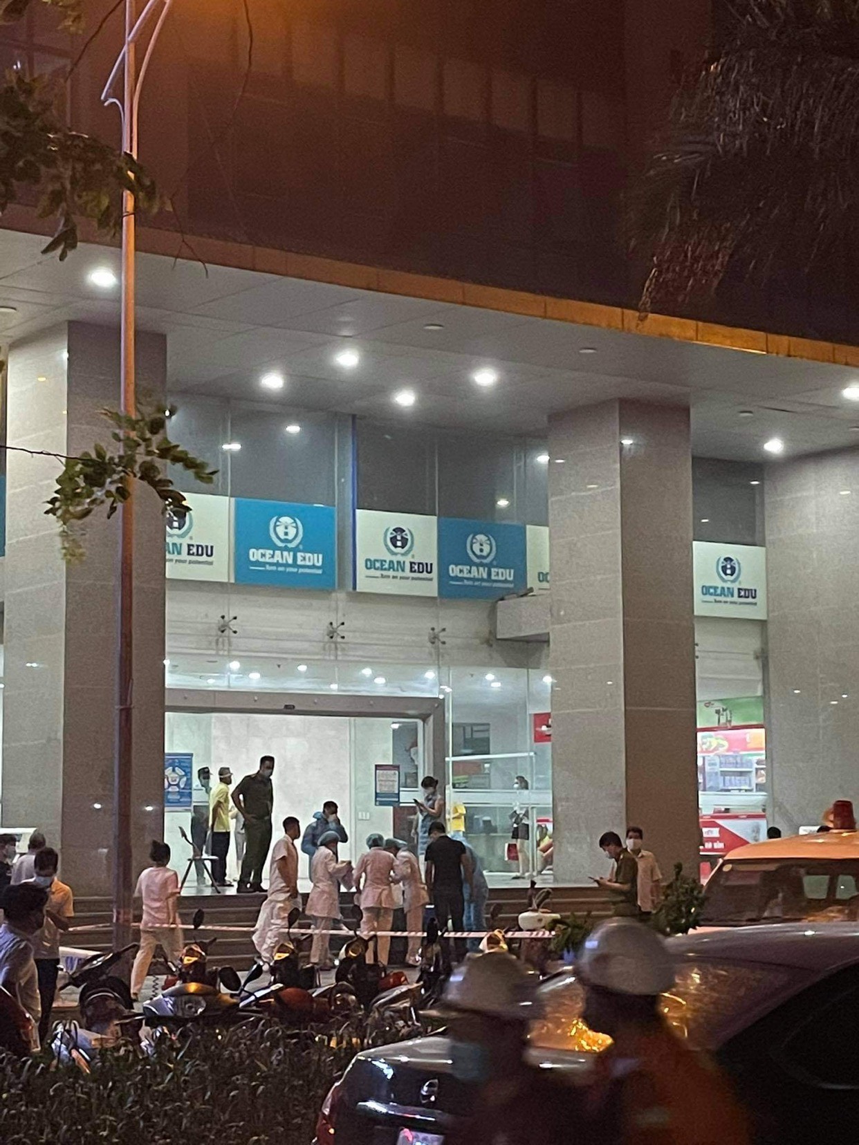 Tìm người đi trên chuyến bay VN220 từ thành phố Hồ Chí Minh đến Hà Nội
